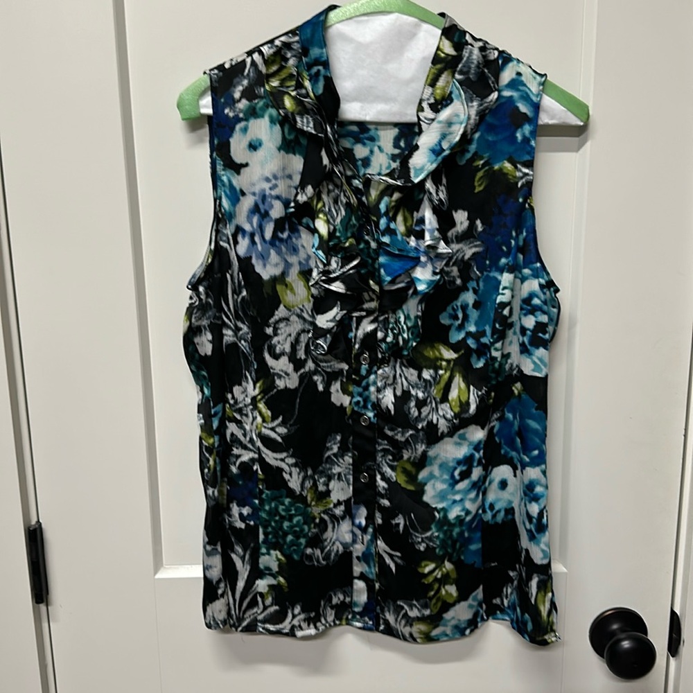 Tahari Arthur S. Levine sleeveless silk shirt